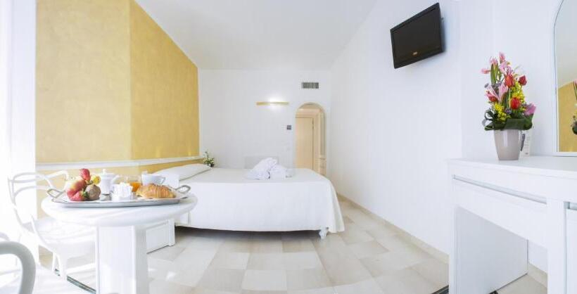 اتاق استاندارد یک نفره, Grand Hotel Costa Brada