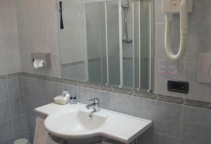 Номер Стандарт Трехместный, Levante