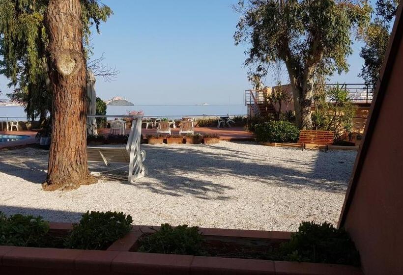 اتاق کلاسیک چهارنفره, Mare