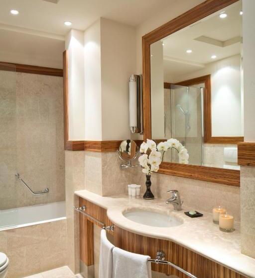 家庭间, Starhotels Anderson