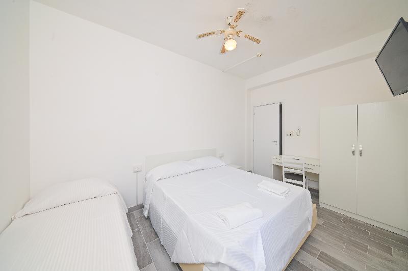 Номер Стандарт Трехместный, Villa Diana   Beach & Rooms
