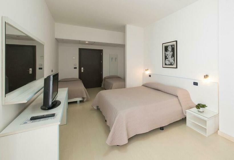 Четырехместный Номер Стандарт, Grand Hotel Adriatico