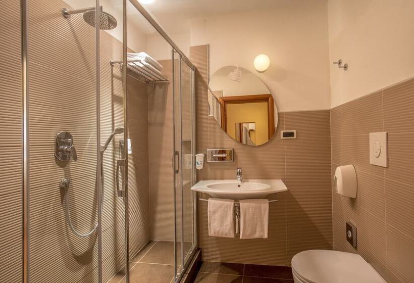 اتاق استاندارد یک نفره, Best Western Hotel Globus