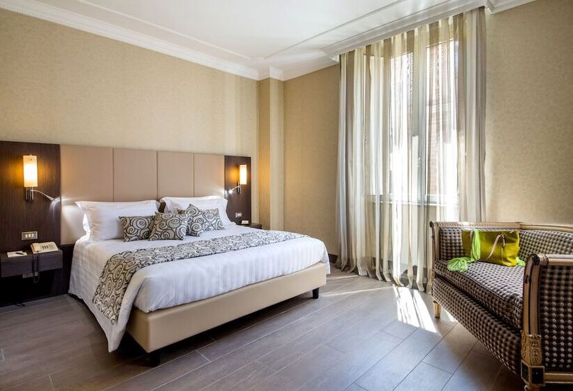 חדר סופריור, Savoy