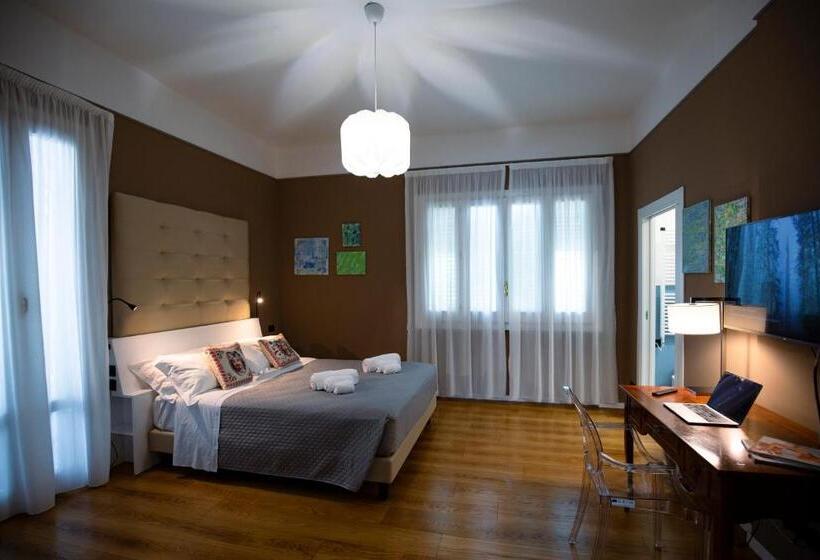 اتاق لوکس با بالکن و چشم‌انداز دریا, Villa Calipso