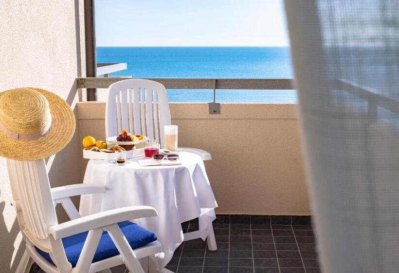 Четырехместный Номер Стандарт, Unahotels Imperial Sport