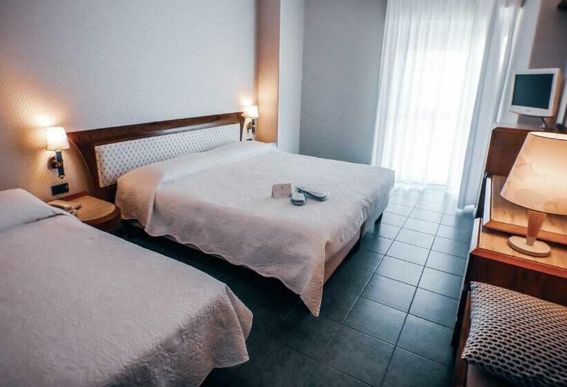 Triple Room Sea View, B&b Hotel Chioggia Airone
