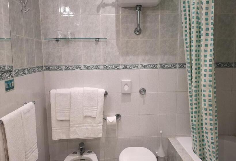 Номер Стандарт Трехместный, Central Wellness