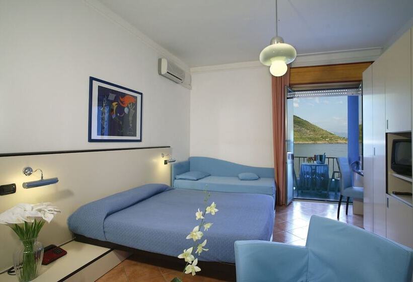 Трехместный Номер Комфорт, Mediterraneo