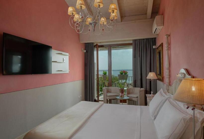 Номер Deluxe Вид на Озеро, Olivi Hotel & Natural Spa