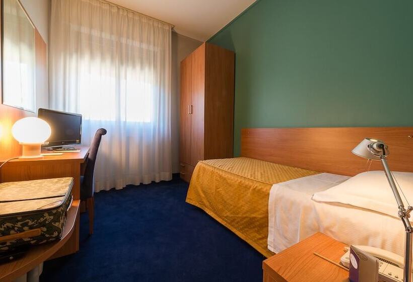 اتاق استاندارد یک نفره, Terme
