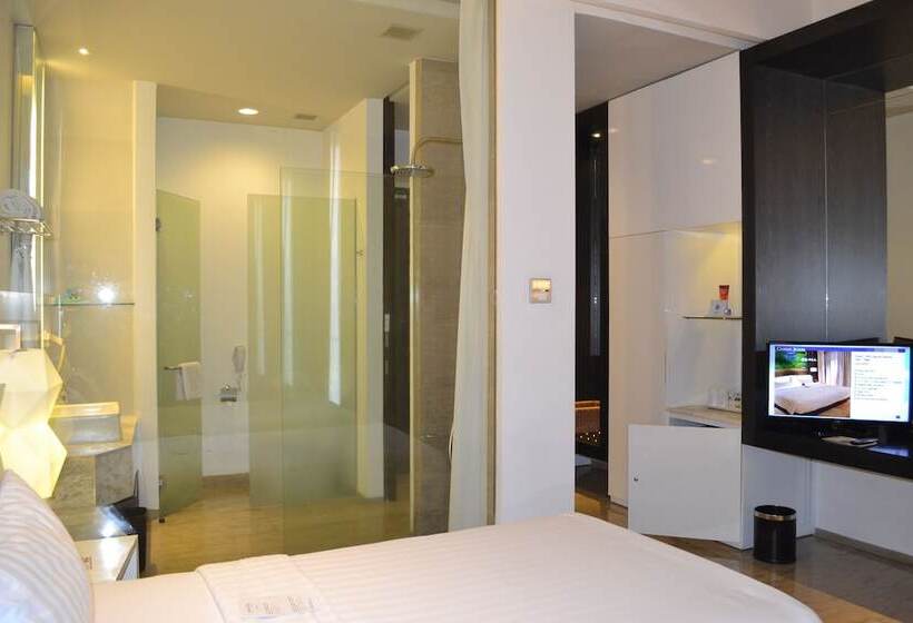 Номер Executive, Novotel Lampung