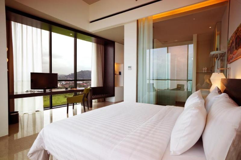 Номер Superior Вид на Горы, Novotel Lampung
