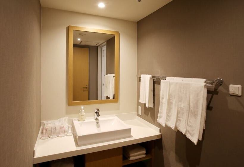 اتاق لوکس چهار تخته, Art Hotel Ishigakijima