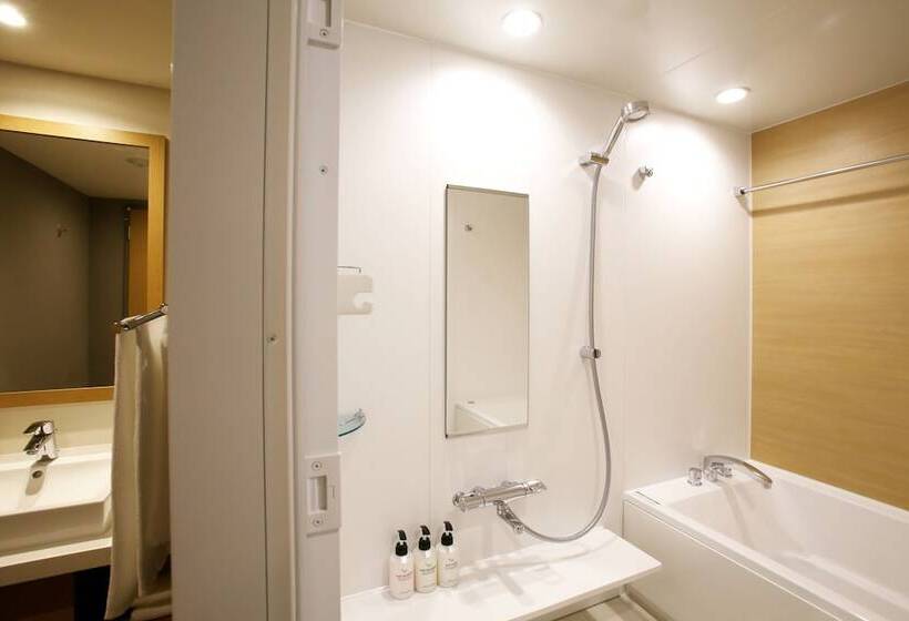 اتاق لوکس چهار تخته, Art Hotel Ishigakijima