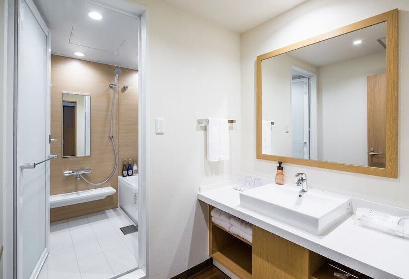 اتاق لوکس چهار تخته, Art Hotel Ishigakijima