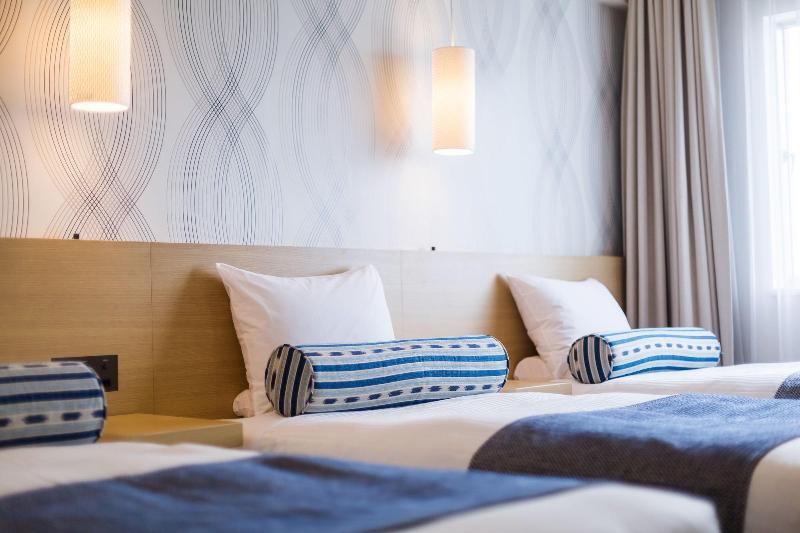 اتاق سوپریور سه تخته, Art Hotel Ishigakijima