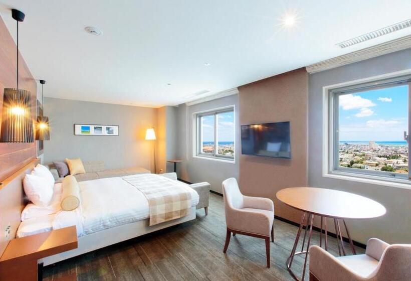 اتاق لوکس با چشم‌انداز دریا, Art Hotel Ishigakijima