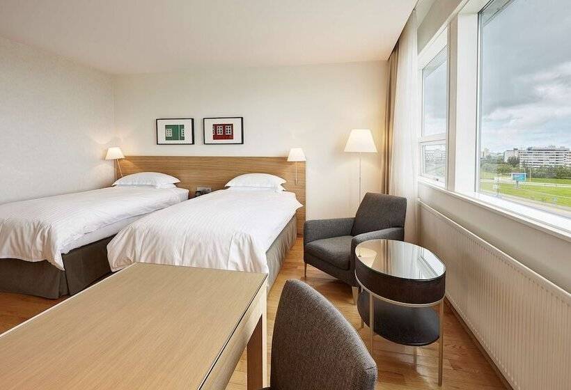 اتاق استاندارد با چشم‌انداز کوهستان, Hilton Reykjavik Nordica
