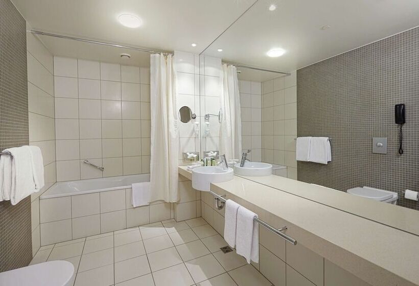 اتاق خانوادگی, Hilton Reykjavik Nordica