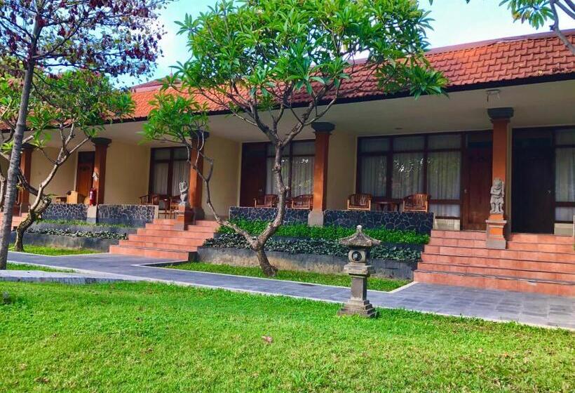 Номер Deluxe Вид на Сад, Inna Sindhu Beach Hotel & Resort