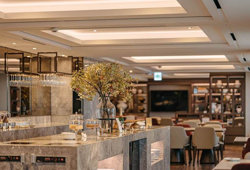 اتاق کلاب, Lotte Hotel World