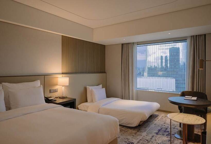 اتاق لوکس با چشم‌انداز دریاچه, Lotte Hotel World