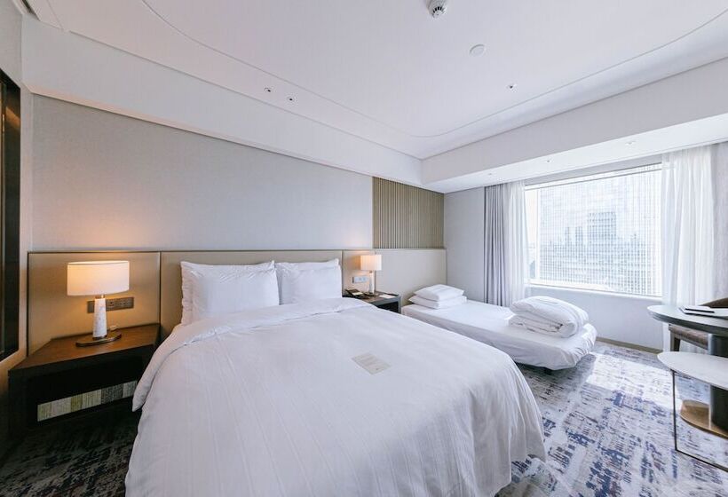 اتاق لوکس با چشم‌انداز دریاچه, Lotte Hotel World