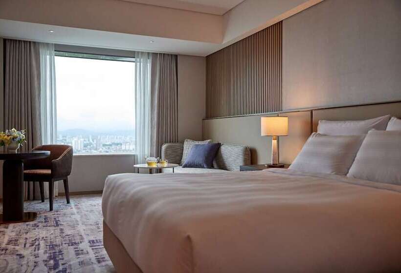 اتاق کلاب, Lotte Hotel World