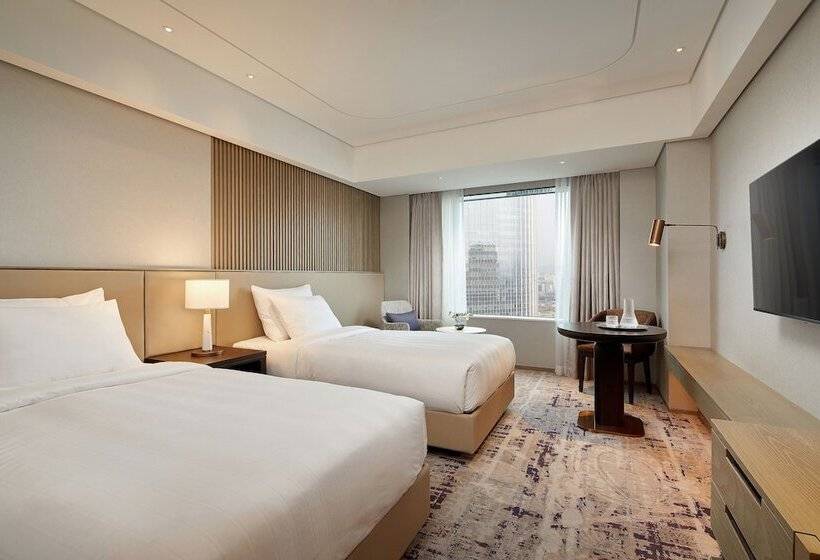 اتاق لوکس با چشم‌انداز دریاچه, Lotte Hotel World