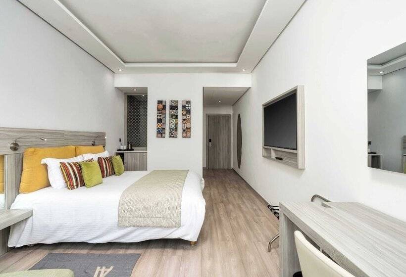 Quarto Estandar Vista Piscina, Marina Bay Tanger