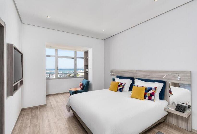 Superior suite with view, Marina Bay Tanger