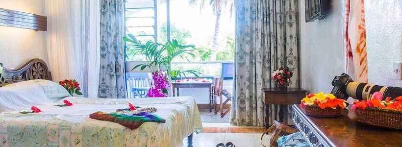 اتاق استاندارد با چشم‌انداز باغ, Reef Hotel Mombasa