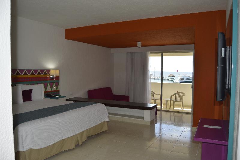 Tengerre Néző Junior Suite, All Ritmo Cancun Resort & Water Park