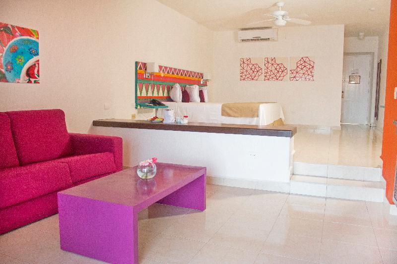 Tengerre Néző Junior Suite, All Ritmo Cancun Resort & Water Park