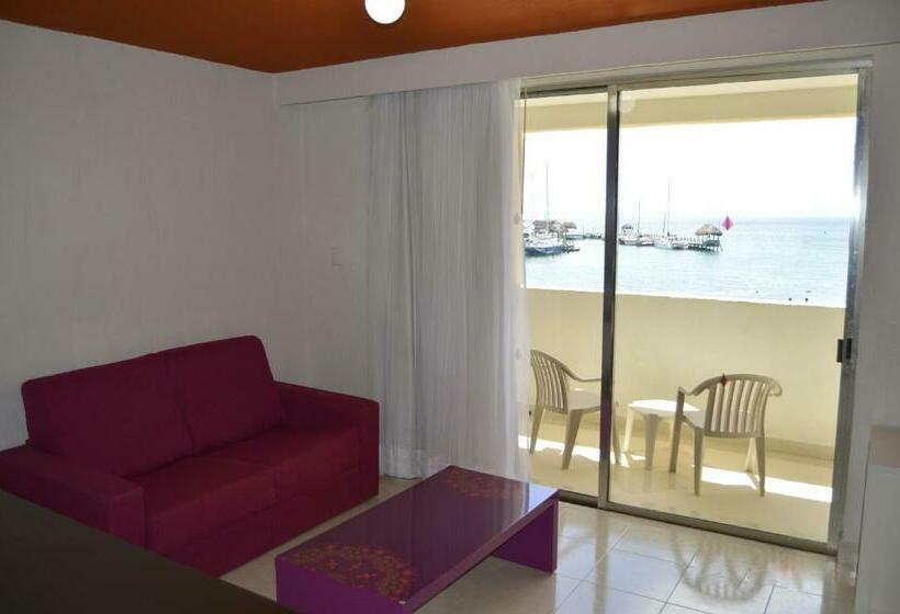 Tengerre Néző Junior Suite, All Ritmo Cancun Resort & Water Park