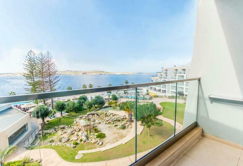 Triple Room Sea View, Doubletree by Hilton Malta