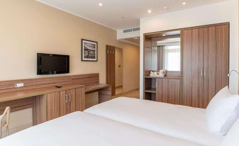 اتاق استاندارد با چشم‌انداز دریا, Doubletree by Hilton Malta