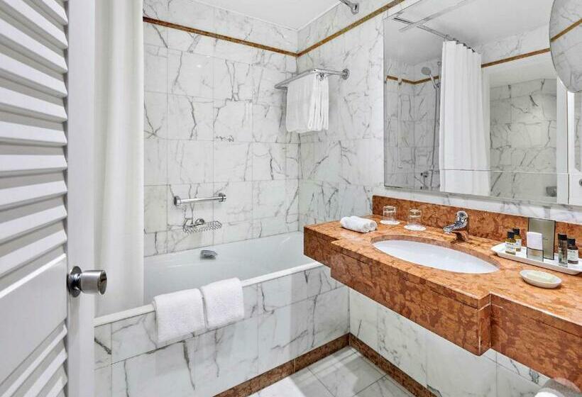 اتاق استاندارد با چشم‌انداز دریا, Fairmont Montecarlo
