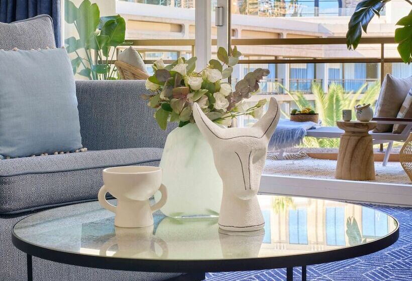 سوئیت جونیور با چشم‌انداز باغ, Fairmont Montecarlo