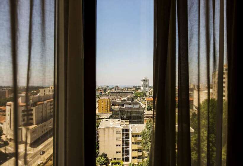 스탠다드 룸 더블 침대 도시 전망, Crowne Plaza Porto, An Ihg