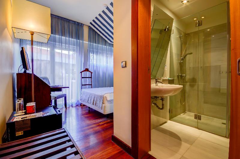 Quarto Estandar, Principe Real