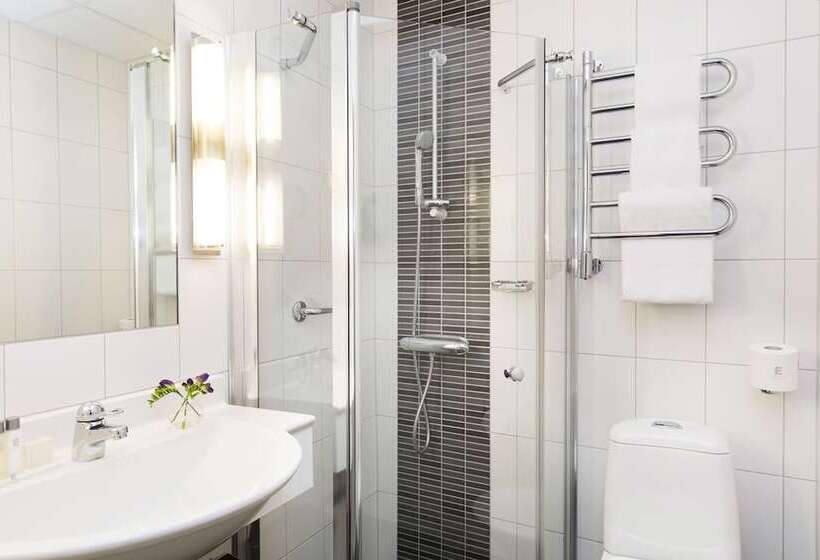 اتاق استاندارد یک نفره, Elite Hotel Adlon