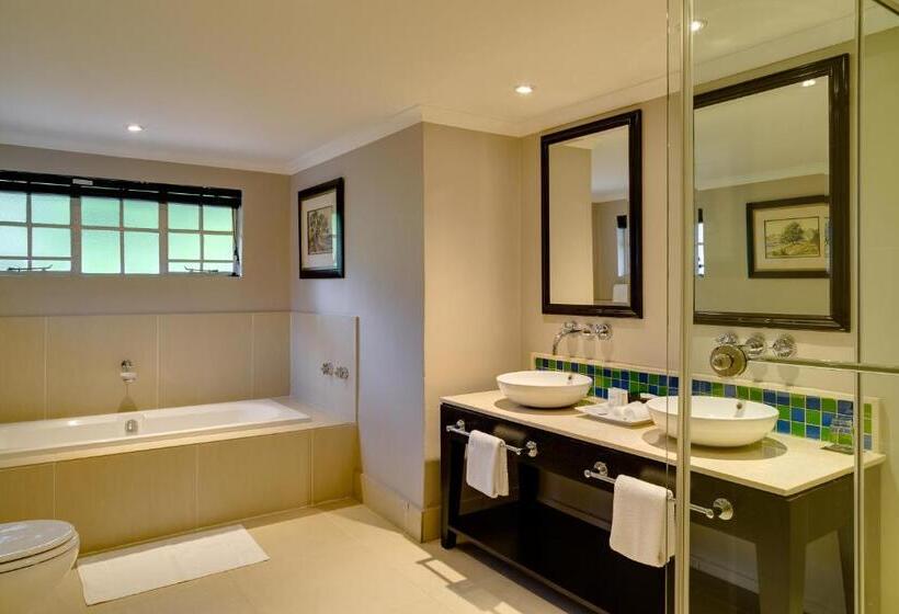 Номер Executive, Mount Grace Hotel & Spa