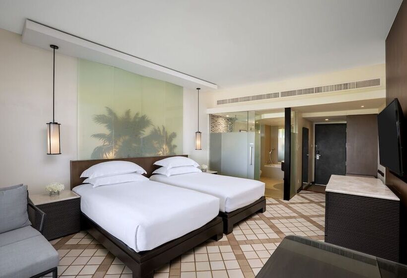Номер Deluxe Вид на Сад, Pullman Phuket Karon Beach Resort
