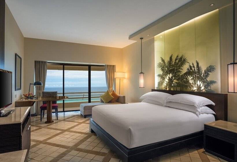 Номер Deluxe Вид на Море, Pullman Phuket Karon Beach Resort