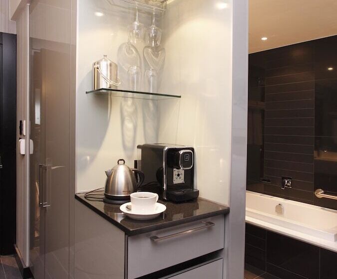 발코니 디럭스 룸, The Maslow Hotel, Sandton