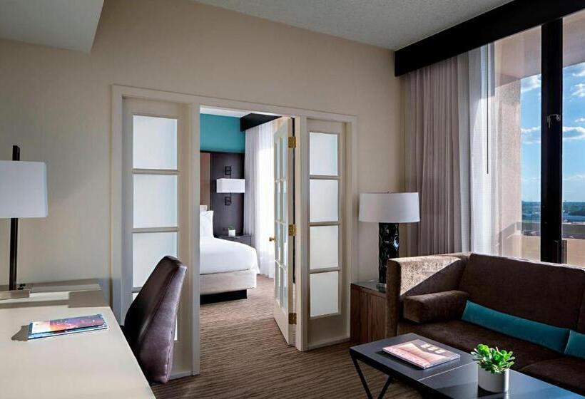 Junior Suite met Kingsize Bed, Houston Marriott Westchase