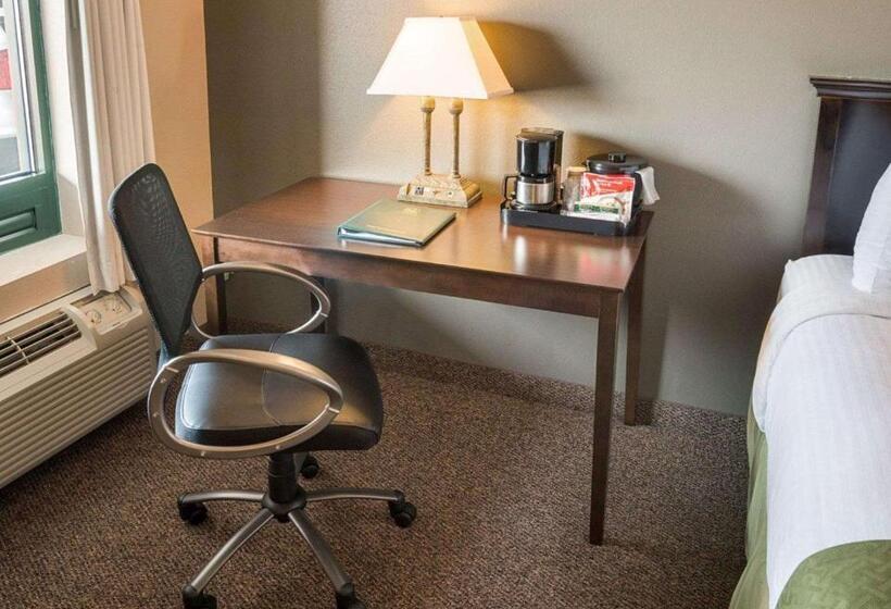 Номер Стандарт, Quality Inn Ashland   Lake Superior