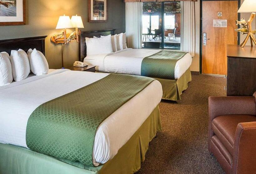 Номер Стандарт Вид на Бассейн, Quality Inn Ashland   Lake Superior
